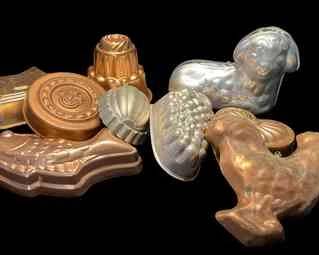 "Merry Times in Montclair" in Augusta, GA. Closing on Sun 12/17 at 8p. Pickup: Tue 12/19 from 1-6pm. Please click here to view more photos, descriptions, and current bids:&nbsp;https://ctbids.com/estate-sale/25586
Andy & Rebecca Beard, Owners of Caring Transitions of Augusta, present this CTBIDS sale! This sale features a Uranium Glass Lamp, African & Mexican Masks & Decor, Signed Decorative Pottery, Copper Cake Molds, Emeralite Bankers Lamp, Fur Coats, Fenton & Uranium Glass, Jadeite Candle Holders & Bowl, Lalique Figurines, Louis XVI-Style Buffett & Sideboard, Vintage Fire King, Pyrex, Corningware, Wedgwood & Roseville, Vinyl Records & more! GA LIC AU0045