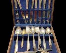 "Merry Times in Montclair" in Augusta, GA. Closing on Sun 12/17 at 8p. Pickup: Tue 12/19 from 1-6pm. Please click here to view more photos, descriptions, and current bids:&nbsp;https://ctbids.com/estate-sale/25586
Andy & Rebecca Beard, Owners of Caring Transitions of Augusta, present this CTBIDS sale! This sale features a Uranium Glass Lamp, African & Mexican Masks & Decor, Signed Decorative Pottery, Copper Cake Molds, Emeralite Bankers Lamp, Fur Coats, Fenton & Uranium Glass, Jadeite Candle Holders & Bowl, Lalique Figurines, Louis XVI-Style Buffett & Sideboard, Vintage Fire King, Pyrex, Corningware, Wedgwood & Roseville, Vinyl Records & more! GA LIC AU0045