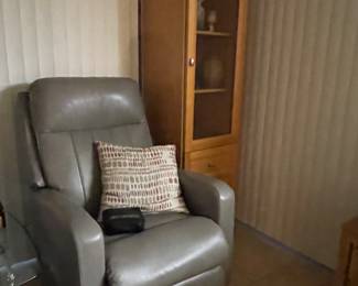 LAZYBOY LEATHER RECLINER