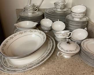 Syracuse China set 