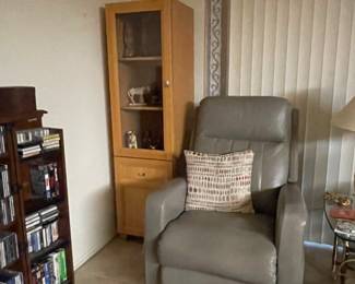 LAZYBOY LEATHER RECLINER