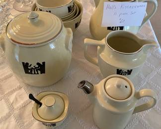 11 piece Hall’s kitchenware set