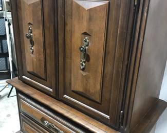 Armoire Chest