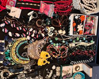 Super fun vintage jewelry 