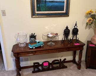Nice sofa table, oil panting, decor