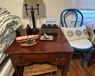 Lexington, Bob Timberlake side table