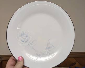 Noritake Virtue 8 Person Setting