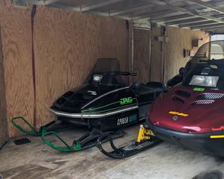 Trailer & (4) Snowmobiles Sold Together (Snowmobiles do not run. The carburetors need to bee cleaned. The last time they were used was 2006)