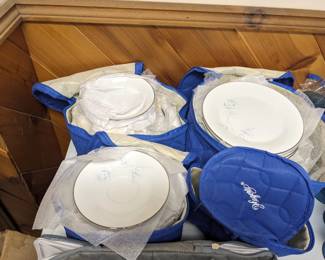 Noritake Virtue 8 Person Setting