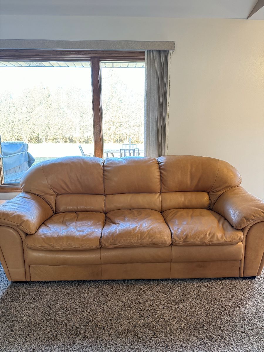 Estate Sale Small but Mighty! in Kenosha, WI starts on 12/15/2023