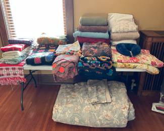 NIVE VINTAGE HAND MADE THROWS.