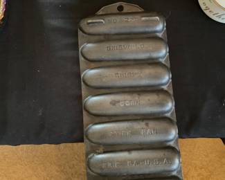 GRISWOLD CORNBREAD MOLD.