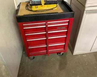 NICE ROLL AROUND TOOL CABINET. BY CRAFTSMAN