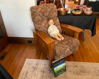 NICE LOOKING STYLE RECLINER