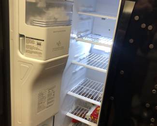 Kenmore Elite Refrigerator Side by Side Black $900