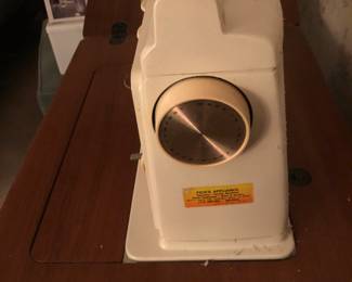 Singer Sewing Machine Golden Touch Zig Zag Model 780 Sparkling Gold in desk wood contemporary Sewing Station $250 obo