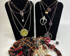 VINTAGE COSTUME JEWELRY Lot
