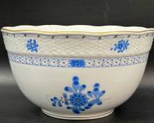 Fine 4" High x 7.5" w HEREND Chinese Bouquet Blue Hand-painted Porcelain 362/WB-3 Bowl
