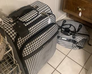 Luggage (2 of 4 matching pieces)