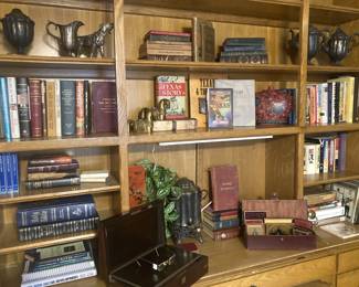 Book and shelf accessories 