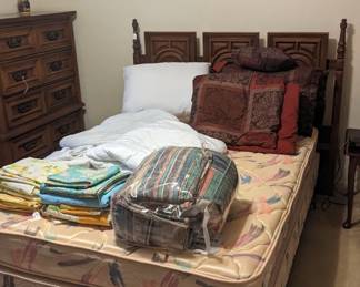 full bed, sheets and blankets