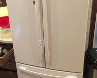 Kenmore Fridge. Works great