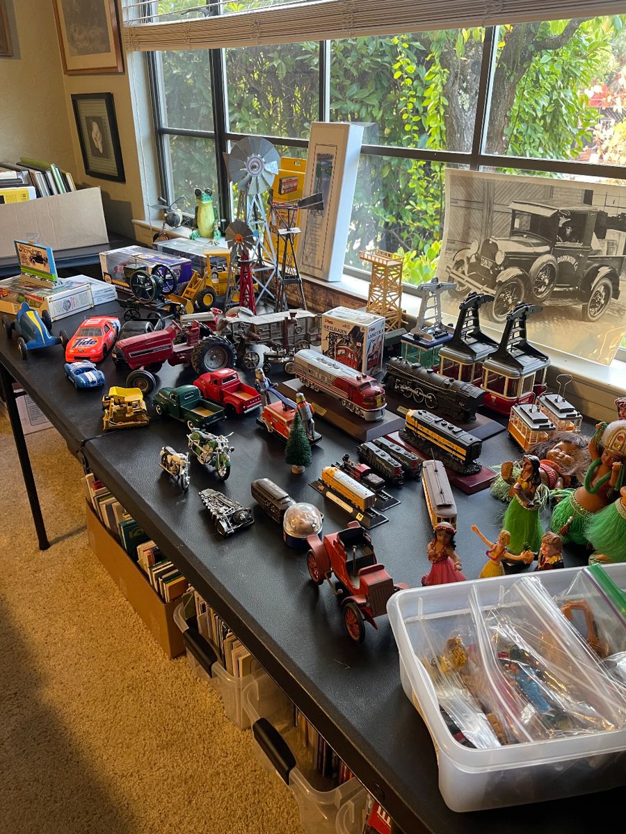 Beautiful Huge Atascadero Estate Sale starts on 12/15/2023