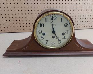 Ridgeway German Mantel Clock w Key