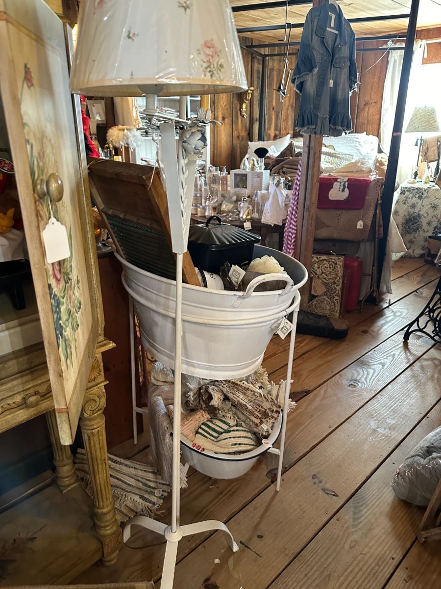 LACE EMPORIUM SALE in Cleveland, TN starts on 12/16/2023