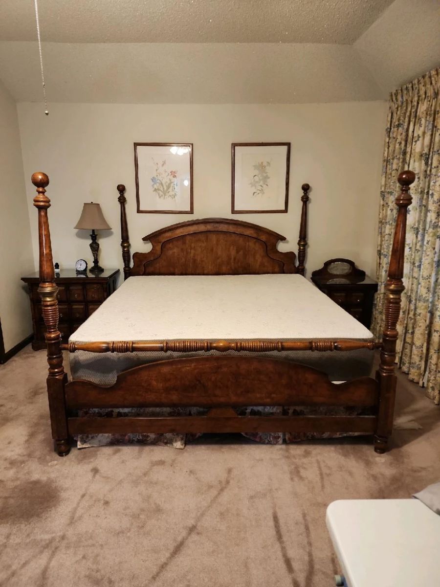 King 4 post bedframe, headboard, foot board and slats. No mattress or box springs 