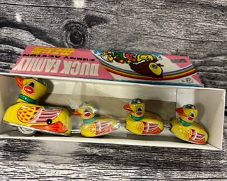 NOS metal wind up duck family