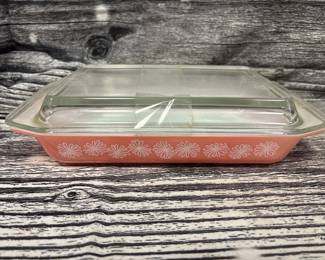 Vintage Pyrex, Pink daisy, 1 1/4 qt