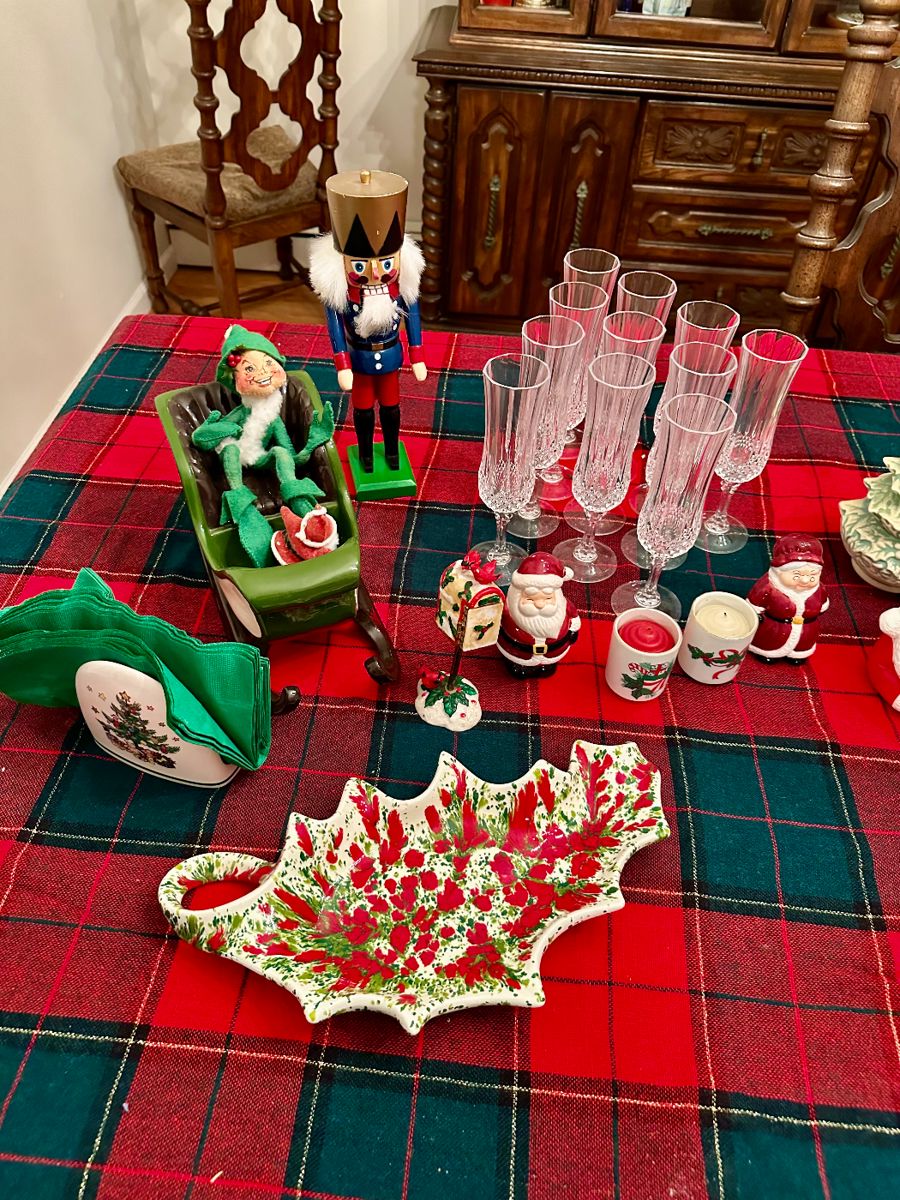 Dix Hills Estate Sale Records, Collectibles,... starts on 12/16/2023