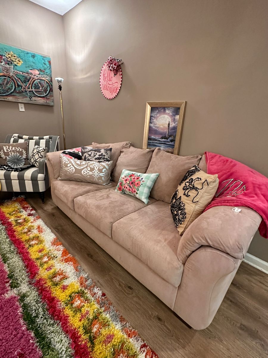 75 OFF Holly Jolly Estate Sale / Rock Springs... starts on 12/14/2023