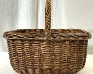 Vntg Woven Wicker Basket Light Brown W Handle

