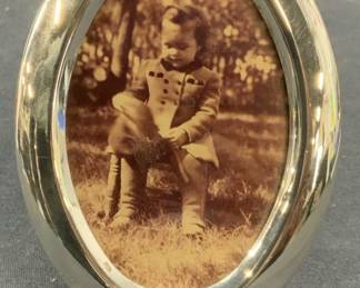 Silver Tone Oval Shaped Footed Picture Frame
