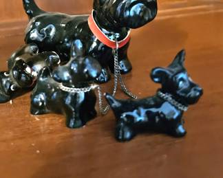 60's mom with puppies