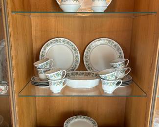 Noritake "Tradition" china service for 8