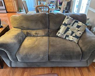 plush loveseat
