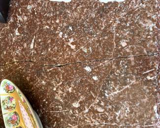 crack in top of washtstand