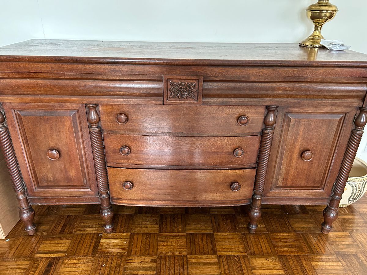 Belmont Area Estate Sale in Nashville, TN starts on 1/26/2024