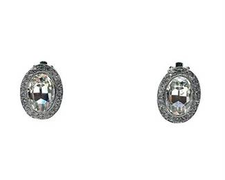 Lot 016   1 Bid(s)
Oval Diamond Style Clip-On Earrings
