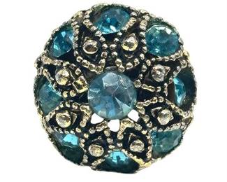 Lot 058   1 Bid(s)
Gold-Toned and Aqua Jewel Encrusted Ornate Ring