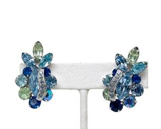 Lot 096   4 Bid(s)
Weiss Signed Floral Leaf Earrings