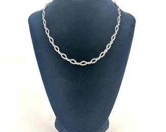 Lot 021   6 Bid(s)
Nadri Pave' Oval Link Necklace