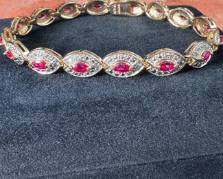 Sterling (.925) bracelet (approx. 7") Jewelry Lot#73 with gold finish