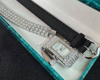 Costume Jewelry Lot#187 Suzanne Somers watch with two bands