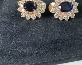 Sterling (.925) Jewelry Lot#79 pair of clip earrings with gold finish