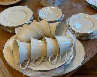Elegant china set, perfect for daily use