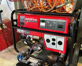 Honda em5000s whole house generator with battery and automatic starter
